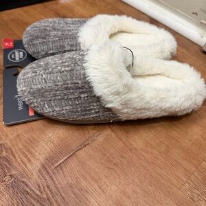 West Loop Gray and Cream Women's Slippers